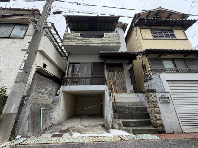 尼崎市次屋２丁目の一戸建て