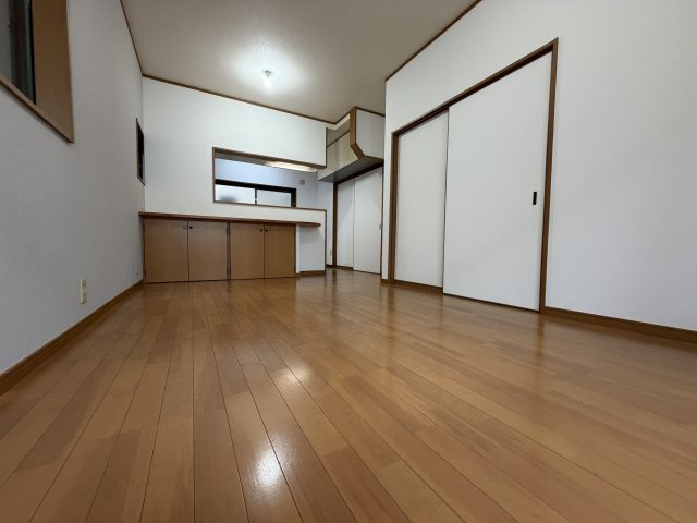 尼崎市次屋２丁目の一戸建ての居間・リビング