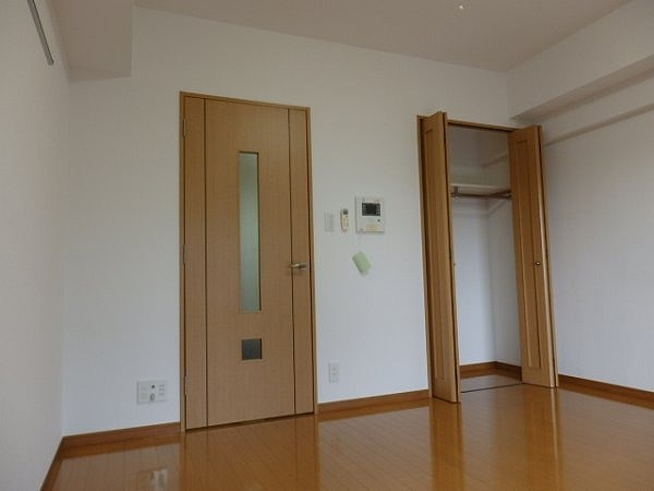 【寝室】グリフィン新横浜・伍番館