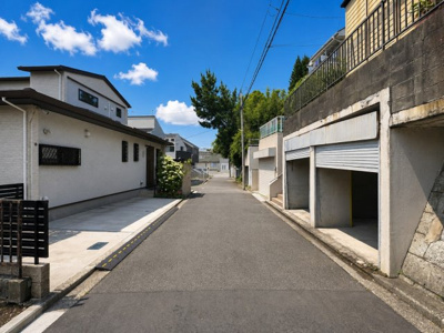 【前面道路含む現地写真】 | ◆南区六ツ川2丁目　建築条件無し売地◆ | ◆当日見学のお受付もしております。お気軽に「045-482-7338」までお電話ください。