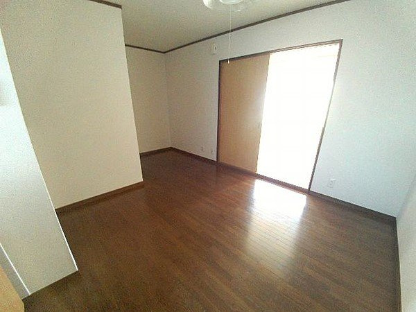 ドル深江の居間・リビング
