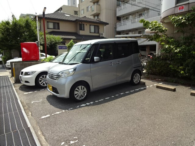 姫路市東延末４丁目の賃貸マンションの駐車場