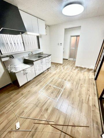 片山町1丁目貸家の居間・リビング