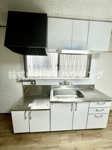 片山町1丁目貸家のキッチン