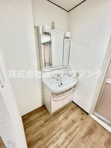 片山町1丁目貸家の洗面所
