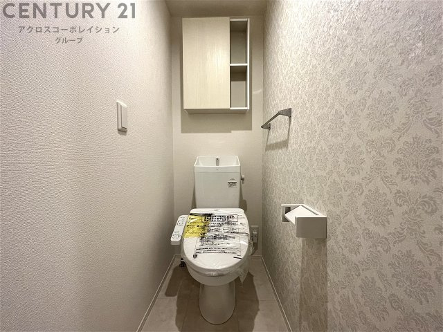 温水洗浄便座付きのトイレです♪