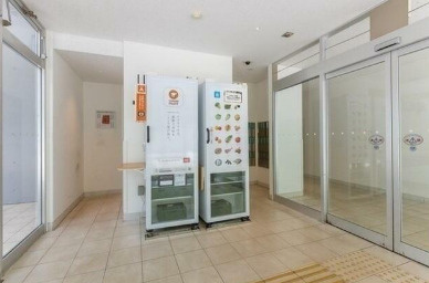 東雲キャナルコートCODAN18号棟のロビー|落ち着いたロビーです