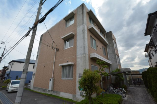 宅配ボックス付きで不在時にも便利♪