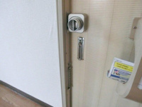 ドアチェーン完備。
