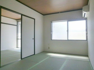 南向きの明るい和室です。