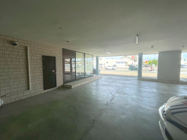 蒲郡市三谷北通　貸店舗の駐車場