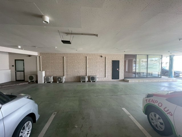 蒲郡市三谷北通　貸店舗の駐車場