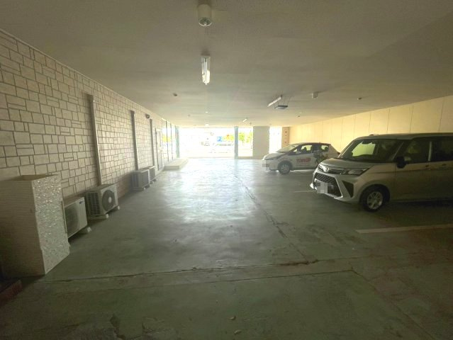 蒲郡市三谷北通　貸店舗の駐車場