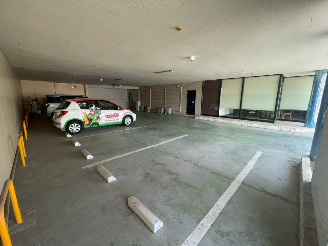 蒲郡市三谷北通　貸店舗の駐車場