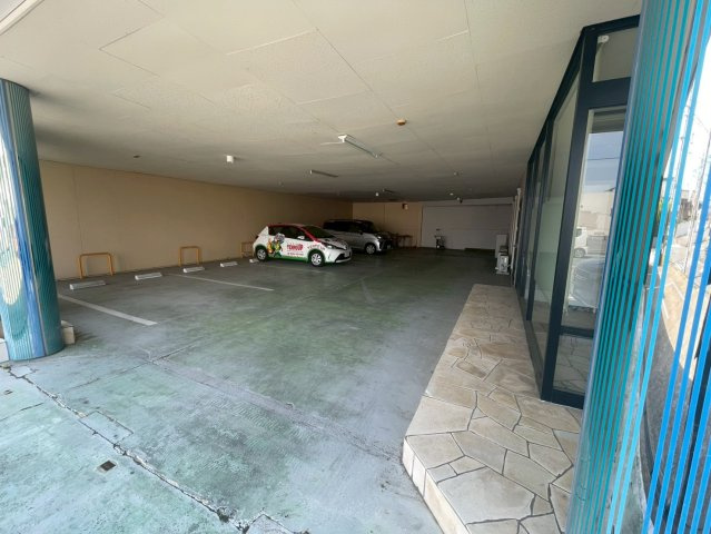 蒲郡市三谷北通　貸店舗の駐車場