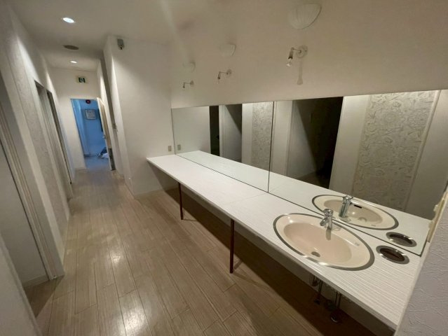 蒲郡市三谷北通　貸店舗の独立洗面台