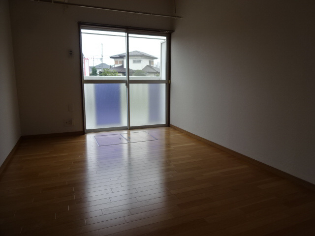 姫路市網干区興浜のハイツの子供部屋