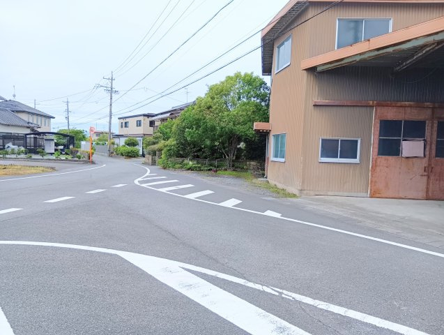 売倉庫　焼津市三和のその他|前面道路。間口約20ｍ。見通しもよく、車の出入りもしやすいです。