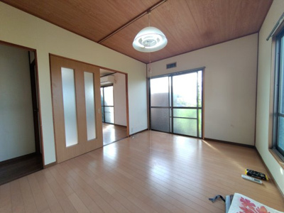 【居間・リビング】 | 物部１丁目549-2戸建て