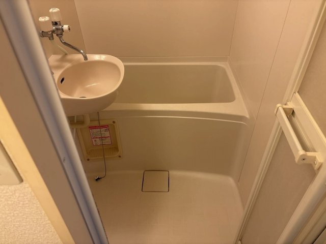 レオパレス本郷の浴室