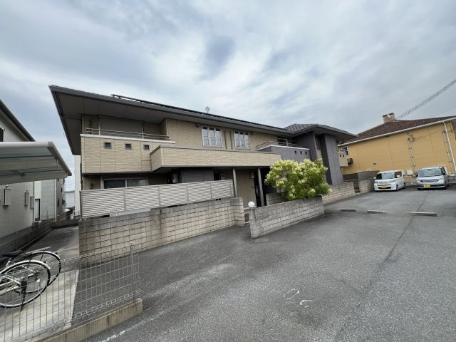 姫路市飾磨区今在家７丁目のハイツ