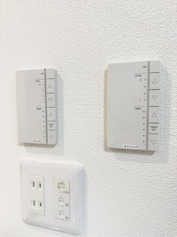 パークホームズ千歳烏山ガーデンズコートWEST棟の設備|床暖房はダイニングとリビングの二面にあります。