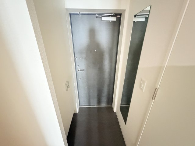 セレニテ神戸駅前アリエの玄関