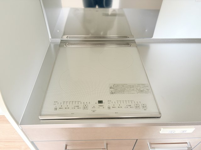 セレニテ神戸駅前アリエのキッチン