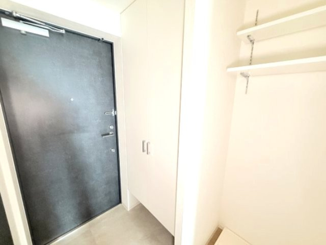セレニテ神戸駅前アリエの玄関