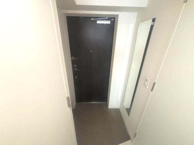 セレニテ神戸駅前アリエの玄関