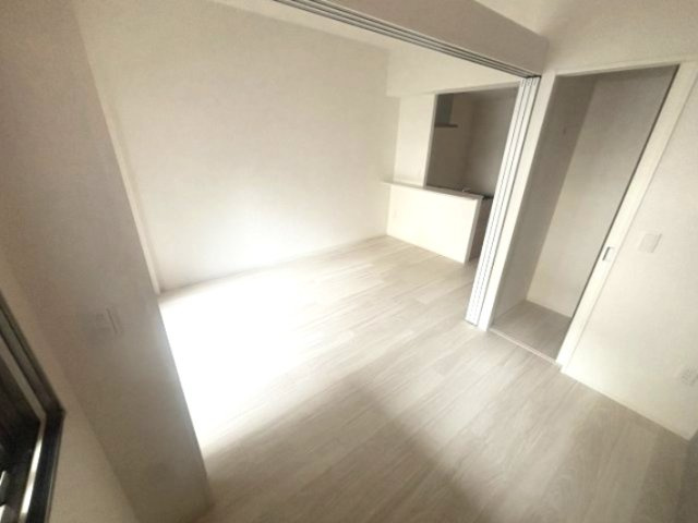 セレニテ神戸駅前アリエの居間・リビング