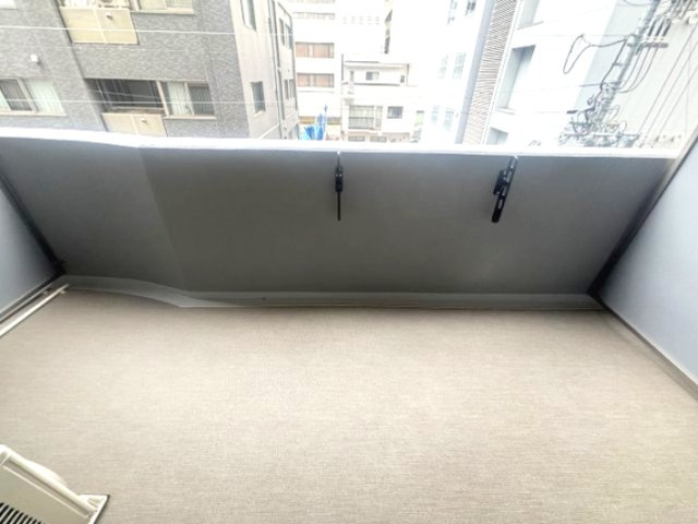 セレニテ神戸駅前アリエのバルコニー