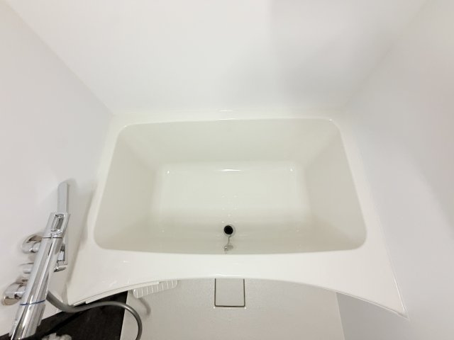 セレニテ神戸駅前アリエの浴室