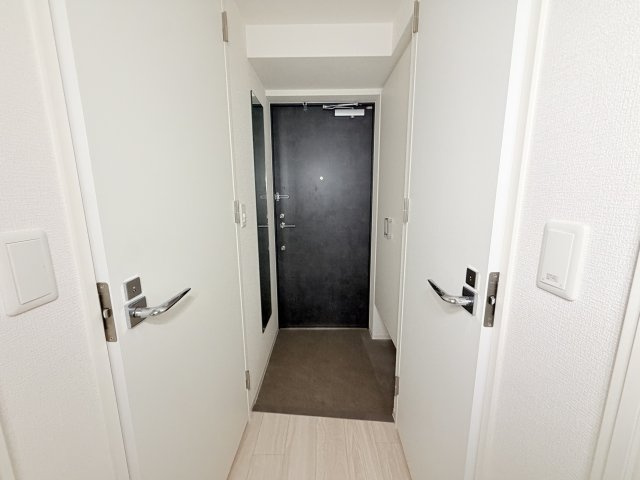 セレニテ神戸駅前アリエの玄関