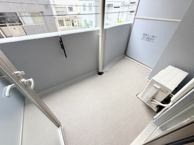 セレニテ神戸駅前アリエのバルコニー