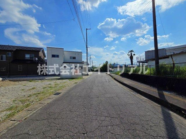 美濃加茂市島町2丁目　新築戸建　全4棟の前面道路含む現地写真