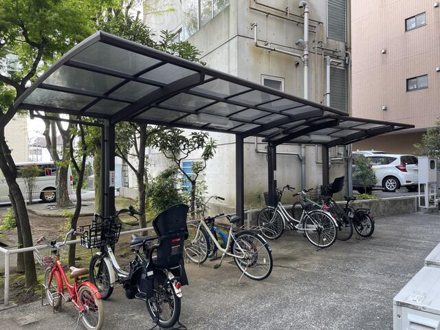 屋根付き駐輪場