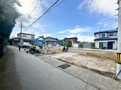 【外観】 | 御殿場市川島田 新築一戸建て 1号棟 | 現在建築中の外観画像です。ご内覧は同じメーカーの完成物件へご案内いたしますので、いつでもご相談ください！