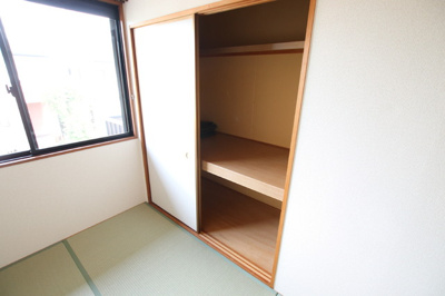 和室の押し入れ