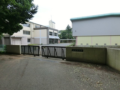 守谷市立高野小学校まで1300ｍ