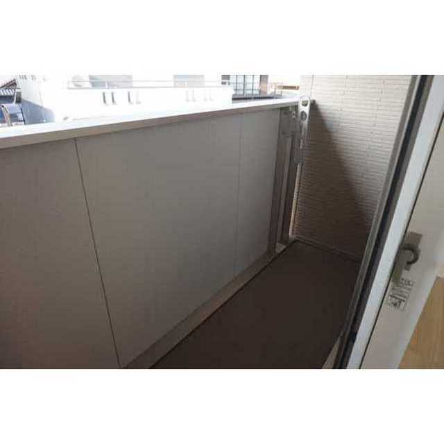各務原市那加野畑町１丁目のアパートのバルコニー