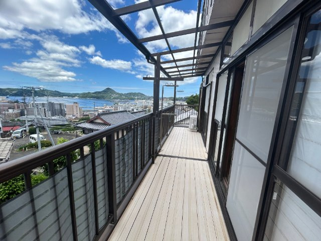 山祇町貸家のバルコニー