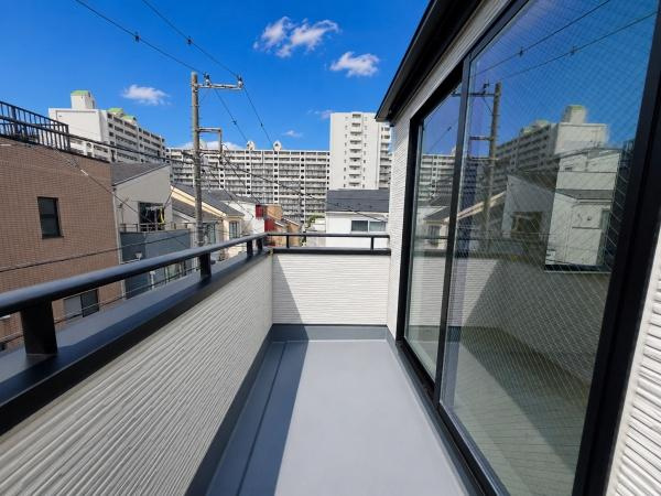 川崎市川崎区京町３丁目の新築一戸建のバルコニー|陽当り良好のバルコニー！
風通しもよく気持ちいいです