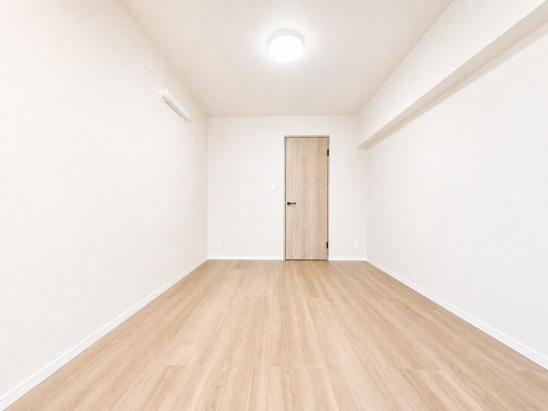 戸塚西パークホームズ壱番館の洋室|クローゼットもあるので収納にも困りません！
荷物が多い方にも安心です。
