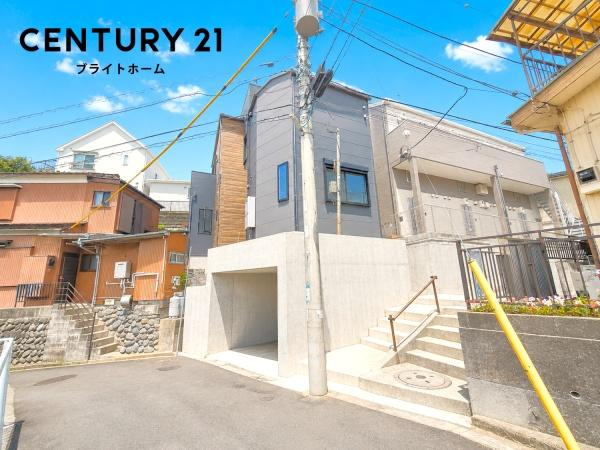 横浜市西区元久保町の新築一戸建の前面道路含む現地写真|閑静な住宅街につき住環境良好です♪
お気軽にお問い合わせください。