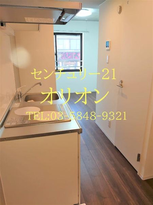 【内装】 | LiveFlat中野鷺宮（ライブフラットナカノサギノミヤ） | 玄関から見た部屋の様子