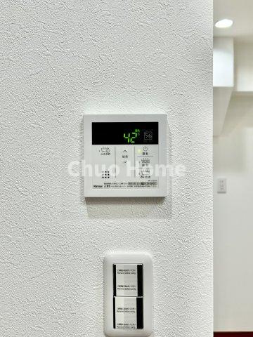 エンゼルハイム金町の発電・温水設備|【給湯リモコン】外での一日を忘れさせてくれるオートバス機能でお好みの湯量・温度に調整された浴槽。