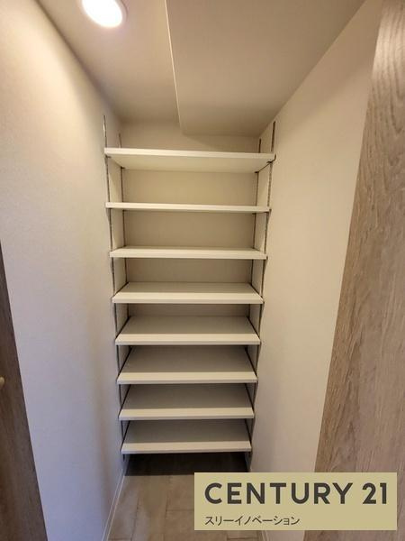 Louis Residence 弁天町の収納|★シューズインクローゼットはこんな感じ★