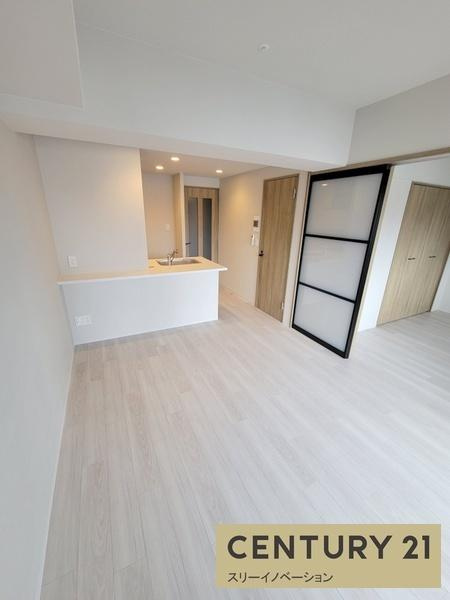 Louis Residence 弁天町の居間・リビング|★広々して気持ちいい★