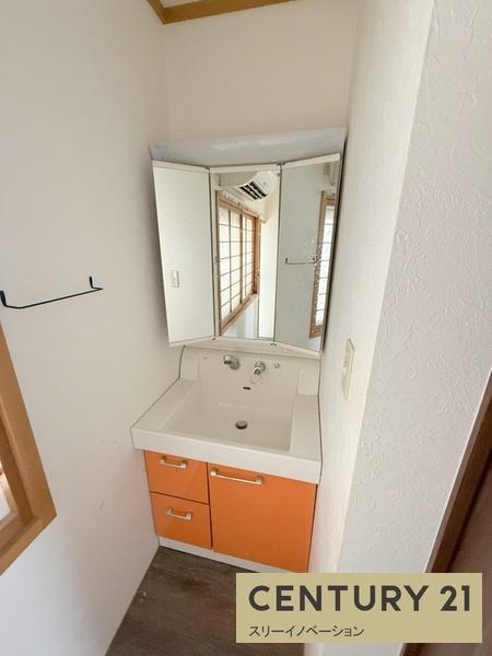 大正区三軒家西１丁目中古戸建の独立洗面台